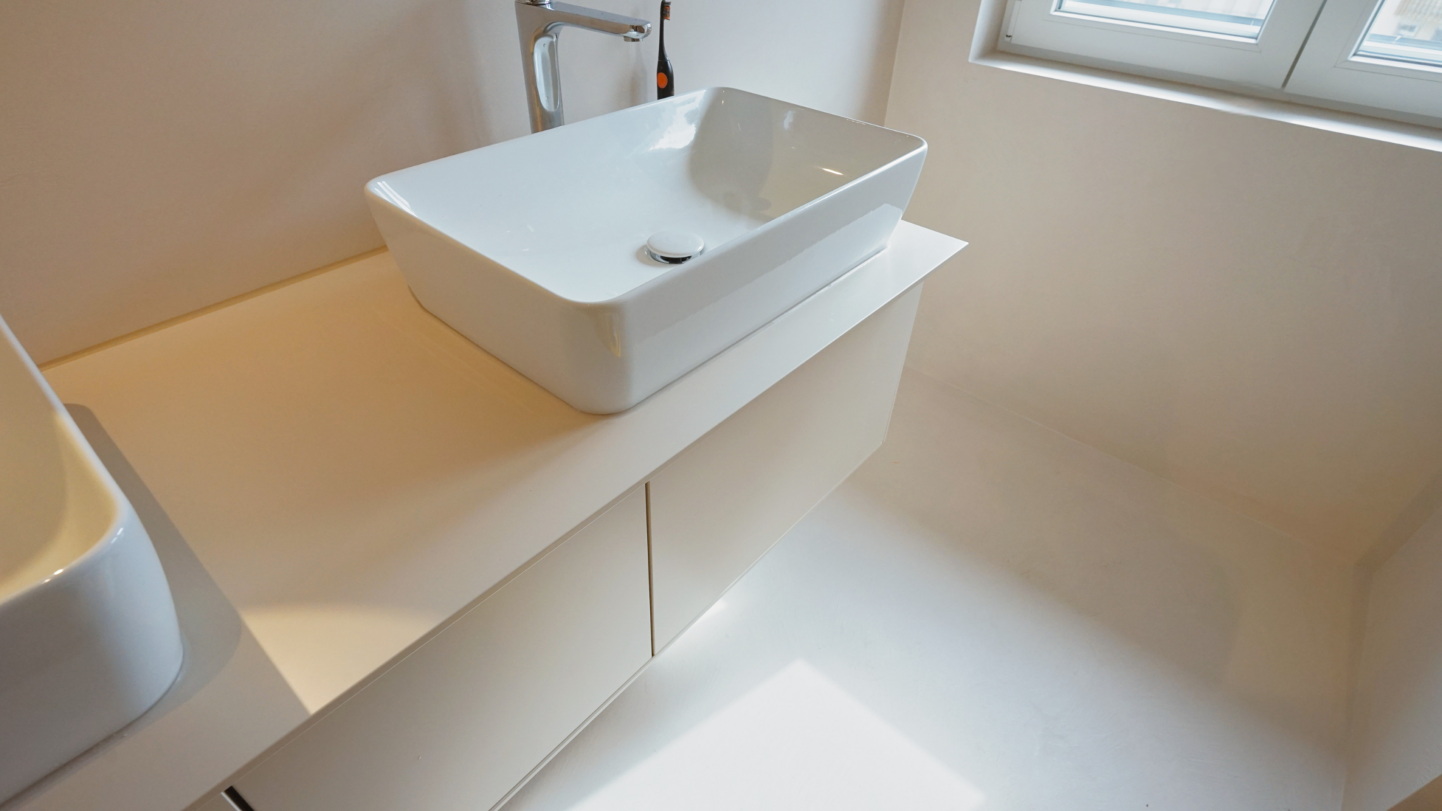 Fugenloses Bad Waschbecken